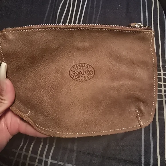 Brown Roots Pouch - Picture 2 of 2
